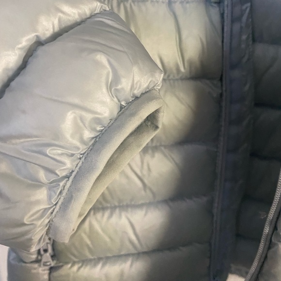 TNA Super Light Packable Jacket - Picture 4 of 8